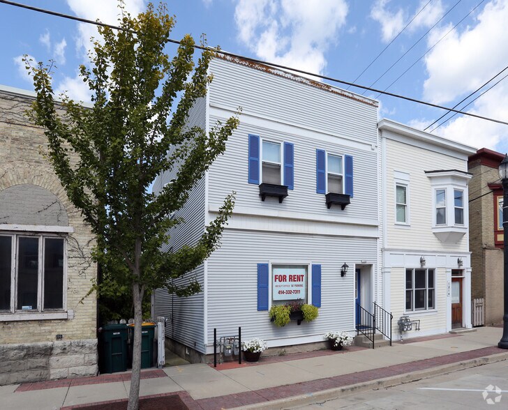 1208-1212 Bridge St, Grafton, WI à vendre - Photo principale – Image 2 sur 5