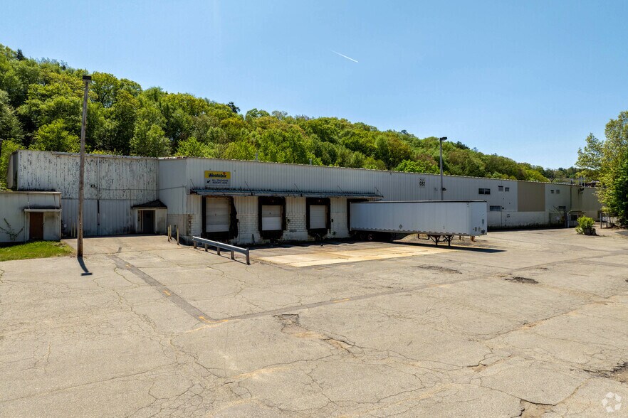 99 Green St, Clinton, MA à vendre - Photo de l’immeuble – Image 2 sur 7