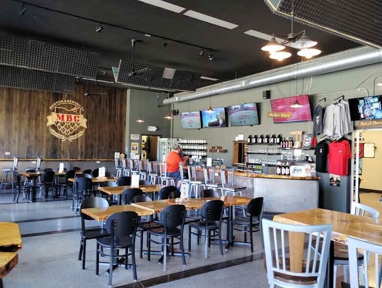 9528 Diamond Centre Dr, Mentor, OH à vendre - Photo de l’immeuble – Image 2 sur 6