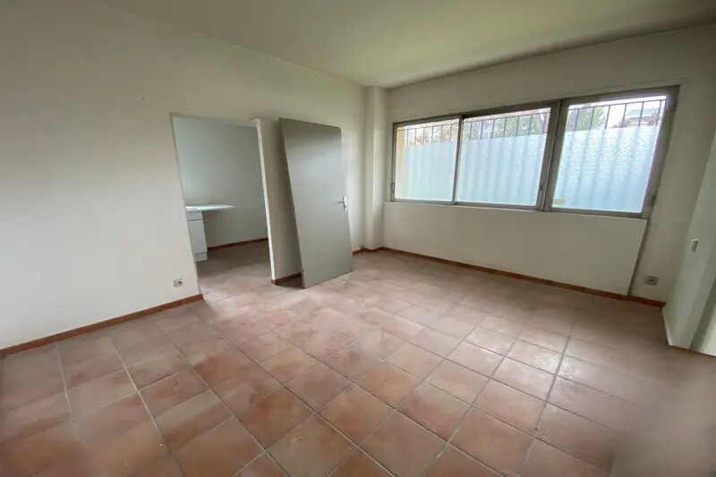Bureau dans Montpellier à louer - Photo de l’immeuble – Image 3 sur 8