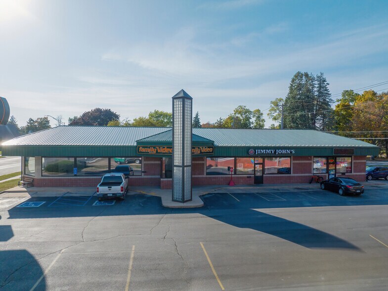 620 W Bremer Ave, Waverly, IA à louer - Photo de l’immeuble – Image 2 sur 5