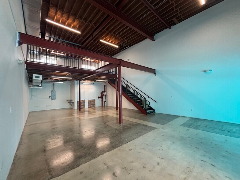 300 NW 29th St, Miami, FL à louer - Photo de l’immeuble – Image 3 sur 10