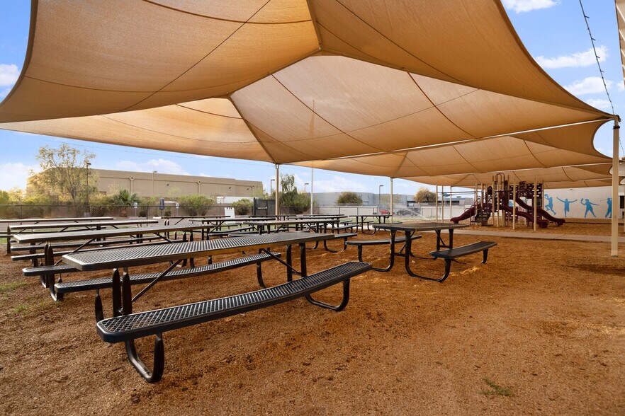 2435 E Pecan Rd, Phoenix, AZ à vendre - Photo de l’immeuble – Image 3 sur 19