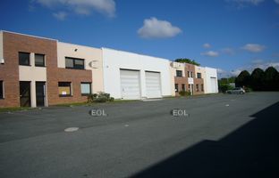 Local d’activités dans Noisiel à louer - Photo de l’immeuble – Image 1 sur 12