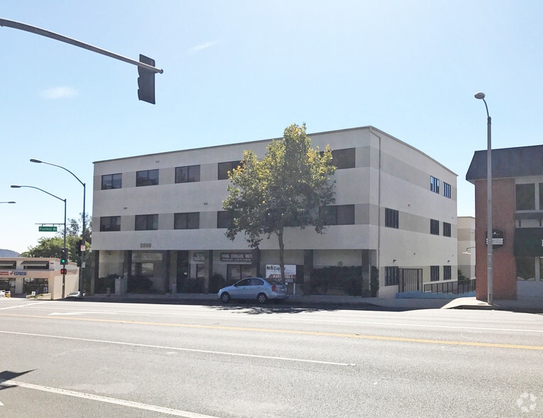 2600 Foothill Blvd, La Crescenta, CA à louer - Photo de l’immeuble – Image 3 sur 26