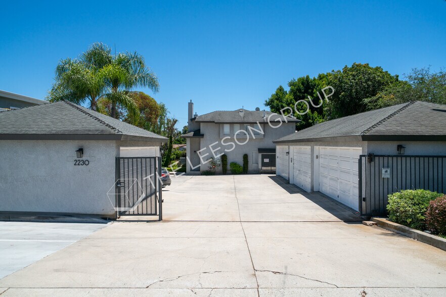2230 Canyon Dr, Costa Mesa, CA à vendre - Photo de l’immeuble – Image 2 sur 11