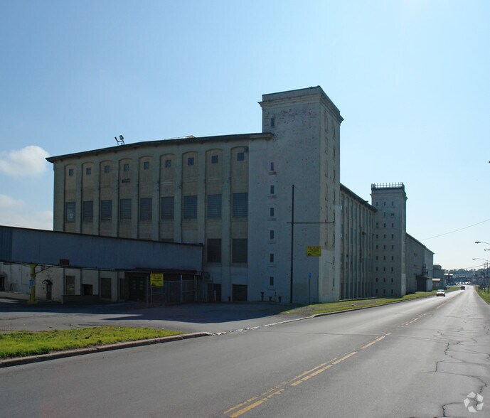 901-1001 Broad St, Utica, NY à louer - Photo de l’immeuble – Image 3 sur 8