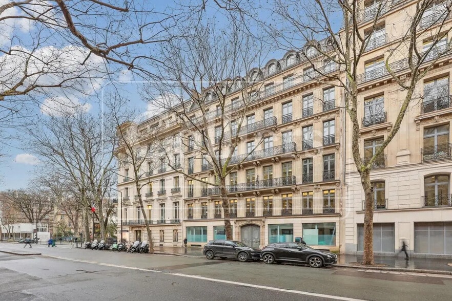 77 Boulevard Haussmann, Paris à louer - Photo de l’immeuble – Image 2 sur 19