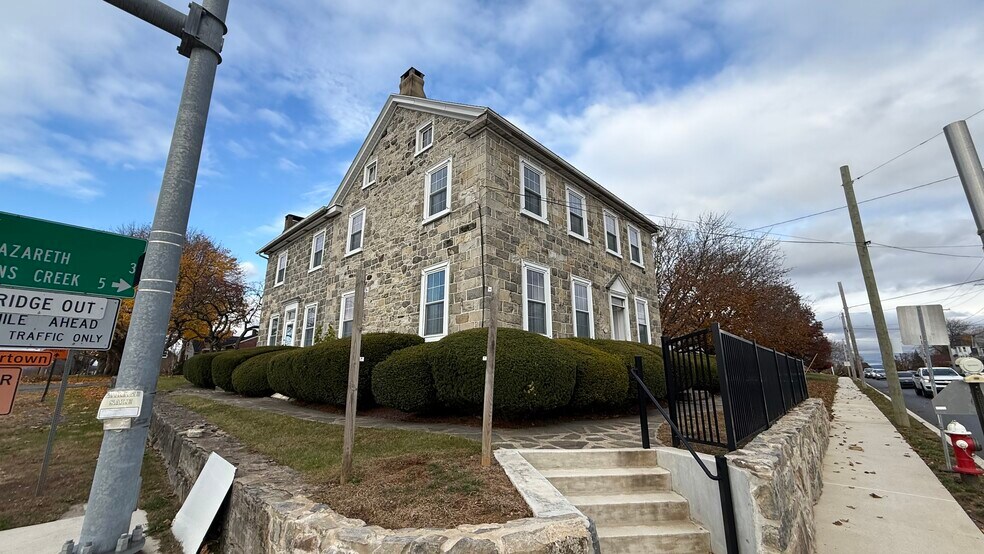 797 Main St, Tatamy, PA à louer - Photo de l’immeuble – Image 2 sur 46