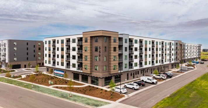 5601 33rd Ave S, Fargo, ND à louer Photo de l’immeuble– Image 1 sur 22