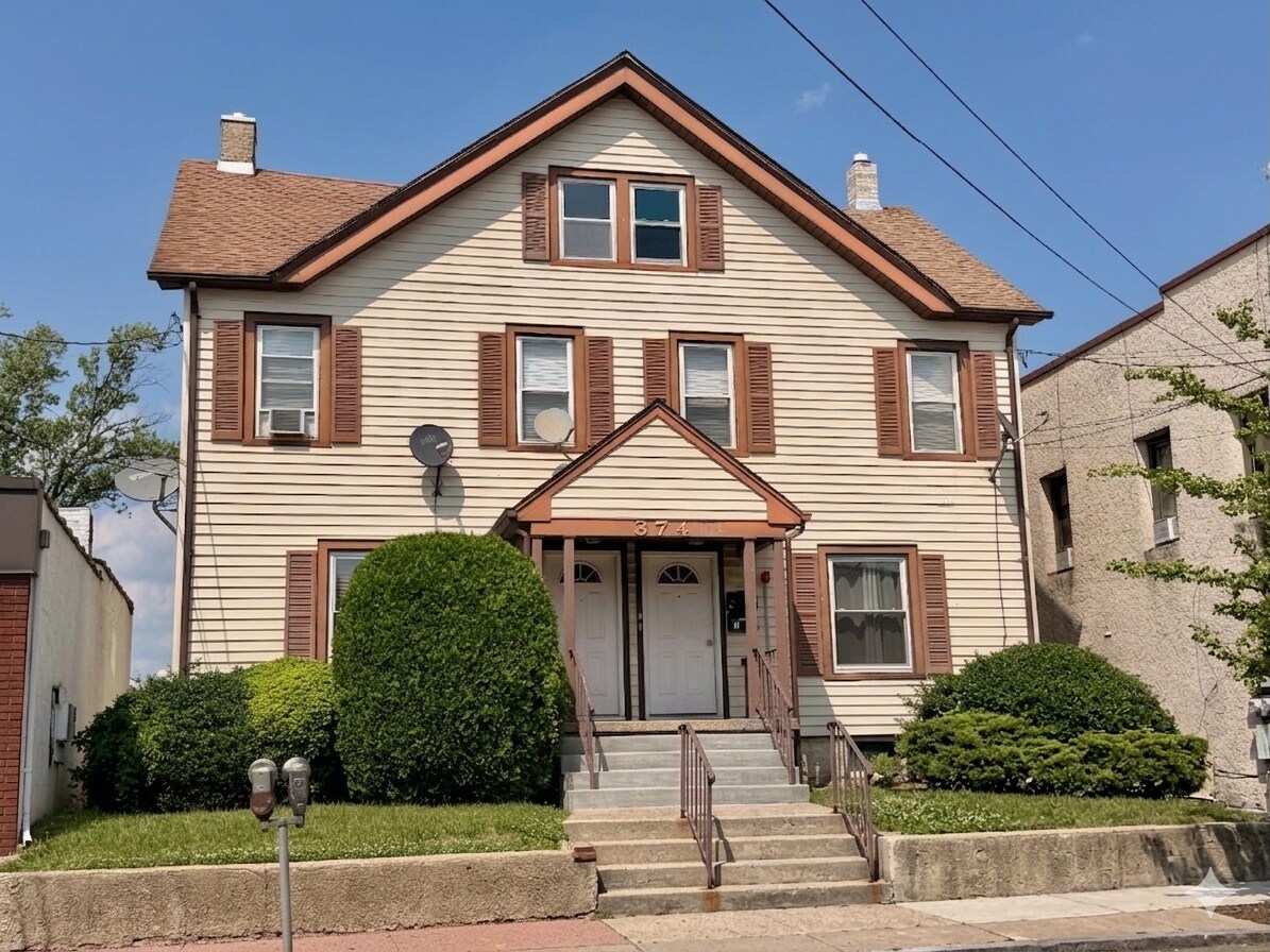 374 Somerset St, North Plainfield, NJ à vendre Photo principale– Image 1 sur 2