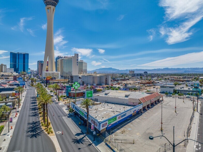 1700 Las Vegas Blvd, Las Vegas, NV à vendre - Photo de l’immeuble – Image 3 sur 14