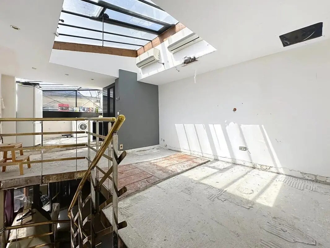 Local commercial dans Paris à vendre Photo intérieure– Image 1 sur 10