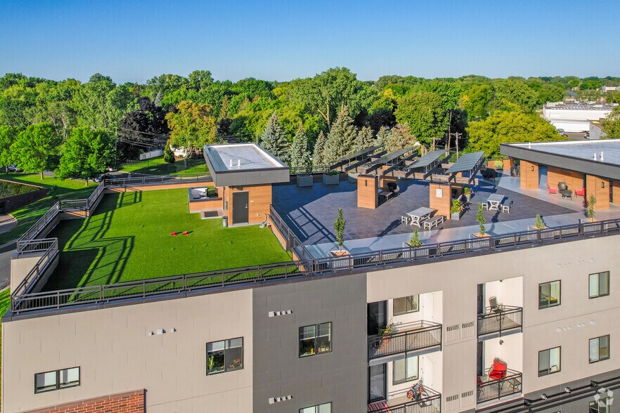 252 Marie Ave E, West Saint Paul, MN à vendre - Photo de l’immeuble – Image 2 sur 48