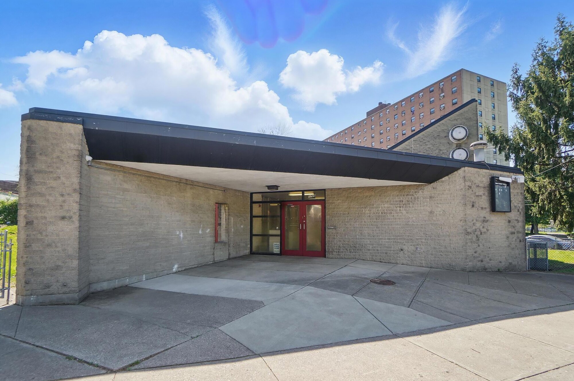 1708 Baymiller St, Cincinnati, OH à vendre Photo principale– Image 1 sur 20