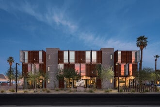 206 E Portland St, Phoenix, AZ à louer Photo de l’immeuble– Image 1 sur 5