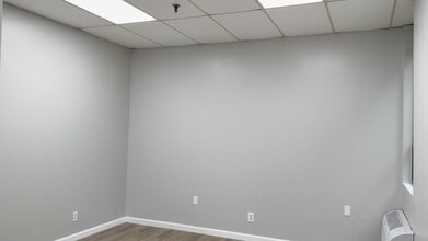 1501 Lincoln Ave, Holbrook, NY à louer - Vidéo sur l’annonce professionnelle 