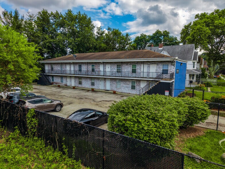 25 Oakdale Ave, Akron, OH à vendre - Photo de l’immeuble – Image 2 sur 29