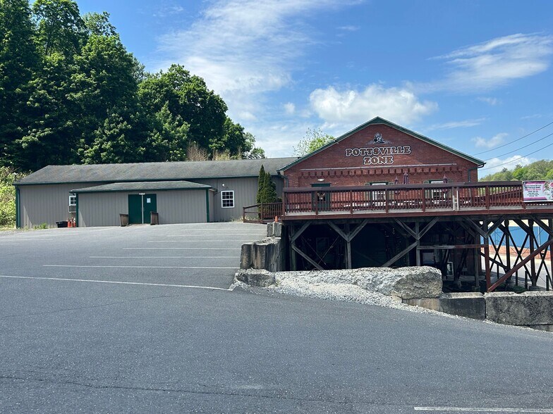 337 Peacock St, Pottsville, PA à vendre - Photo de l’immeuble – Image 2 sur 25