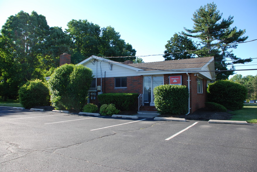 112 Craig Rd, Manalapan, NJ à louer - Photo principale – Image 1 sur 1