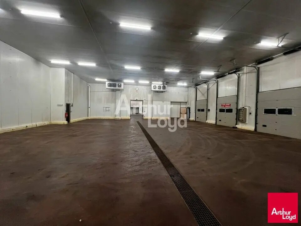 Local d'activités dans La Chaussée-Saint-Victor à vendre Photo intérieure– Image 1 sur 4