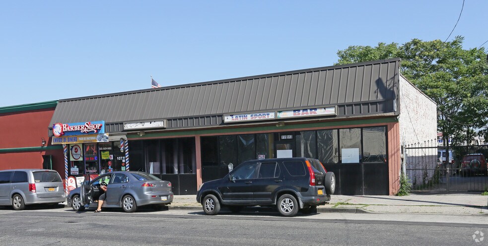 107-113 Jackson St, Hempstead, NY à louer - Photo principale – Image 1 sur 3