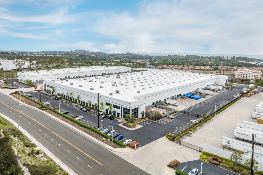 20081-20111 Ellipse, Foothill Ranch, CA à louer - Aérien – Image 3 sur 5