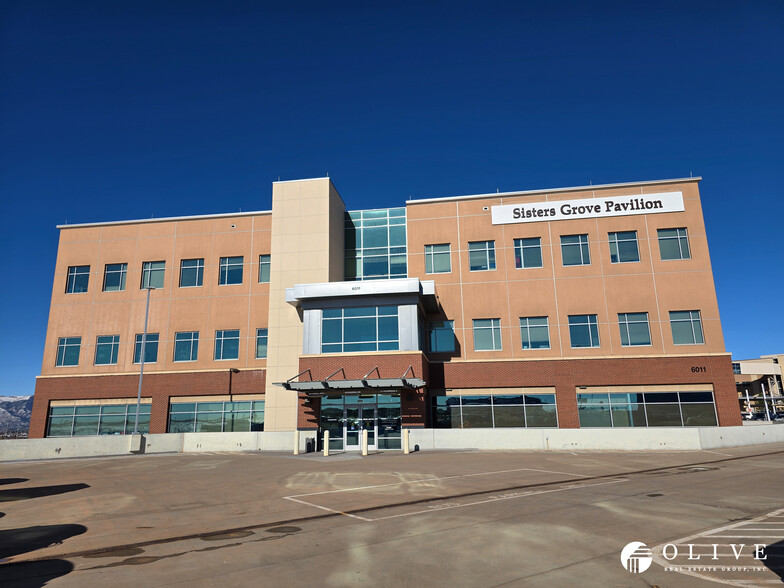 6011 E Woodmen Rd, Colorado Springs, CO à louer - Photo de l’immeuble – Image 2 sur 16