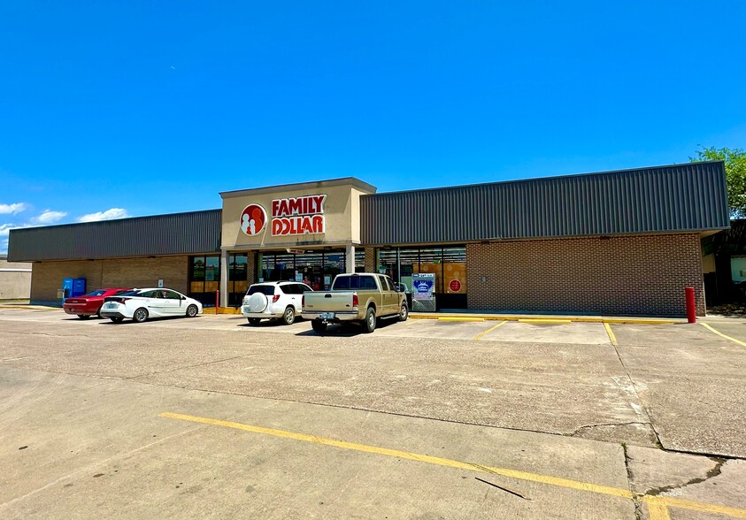 608 Pan American Dr, Livingston, TX à vendre - Photo de l’immeuble – Image 2 sur 2