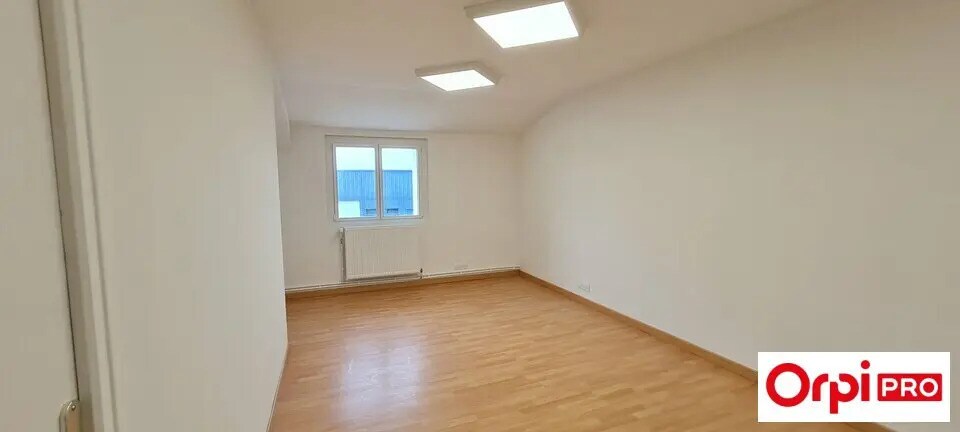 Bureau dans Trémuson à louer - Photo intérieure – Image 2 sur 4