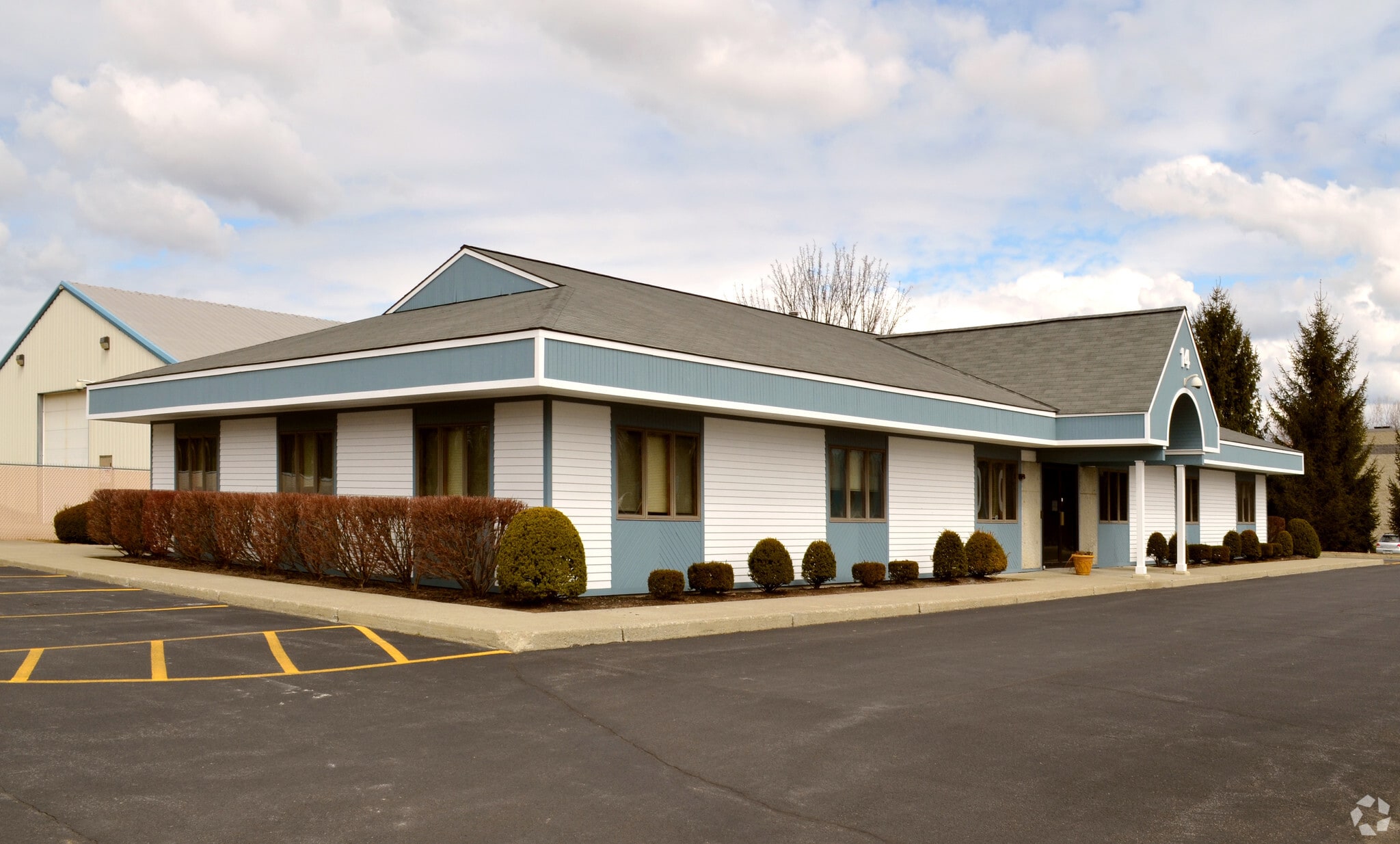 14 Petra Ln, Albany, NY à louer Photo principale– Image 1 sur 13