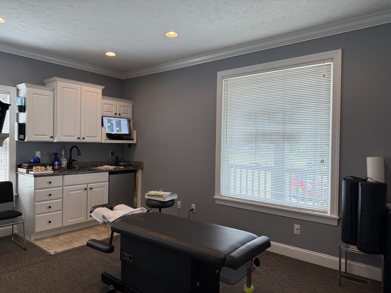 6000 Coombs Farm Dr, Morgantown, WV à louer - Photo de l’immeuble – Image 3 sur 12