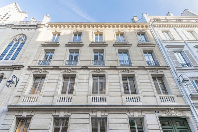 Plus de détails pour 46 Rue De Lille, Paris - Bureau à vendre