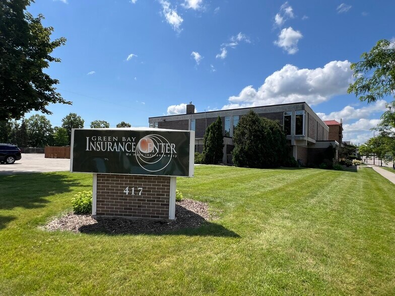 417 Monroe Ave, Green Bay, WI à louer - Photo de l’immeuble – Image 1 sur 19