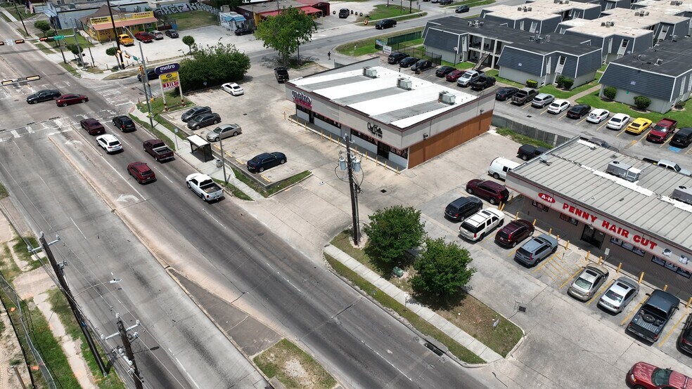 319 Tidwell Rd, Houston, TX à vendre - Vidéo sur l’annonce professionnelle – Image 2 sur 10