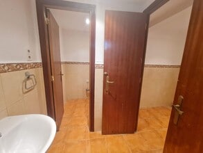 Local commercial dans San Fernando de Henares, Madrid à louer Photo intérieure– Image 1 sur 6