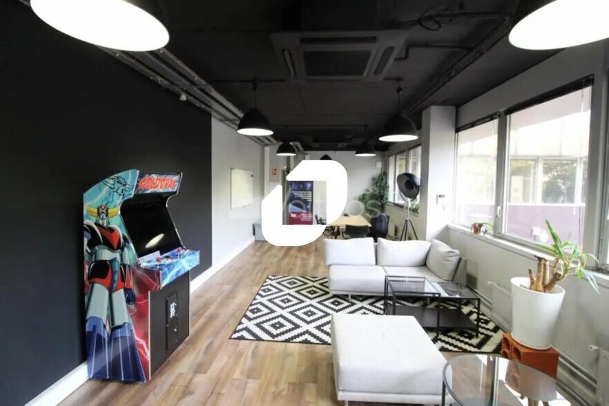 Bureau dans Fontenay-sous-Bois à louer - Photo de l’immeuble – Image 3 sur 5