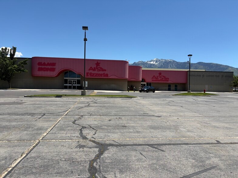 10535 S State St, Sandy, UT à louer - Photo de l’immeuble – Image 3 sur 13