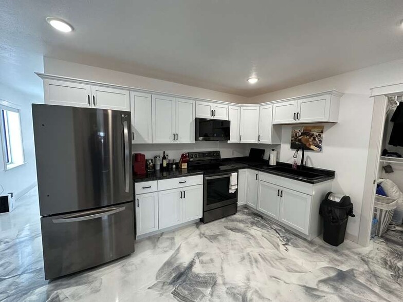 205 N Fourth St, Lynch, NE à vendre - Photo intérieure – Image 2 sur 9