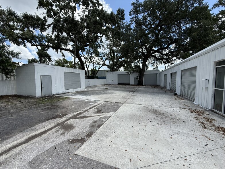 6807 Benjamin Rd, Tampa, FL à louer - Photo de l’immeuble – Image 3 sur 22