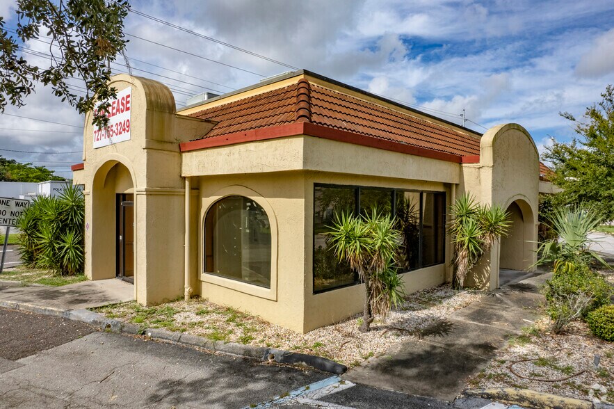 1855 E Memorial Blvd, Lakeland, FL à louer - Photo de l’immeuble – Image 3 sur 18