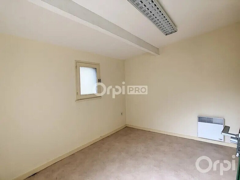 Bureau dans Beauregard-de-Terrasson à louer - Photo intérieure – Image 3 sur 3