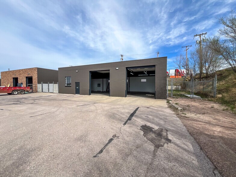 832 Omaha st, Rapid City, SD à louer - Photo de l’immeuble – Image 2 sur 7