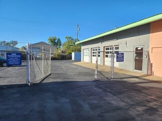 Plus de détails pour 2177 State St, Columbus, IN - Local d'activités à louer