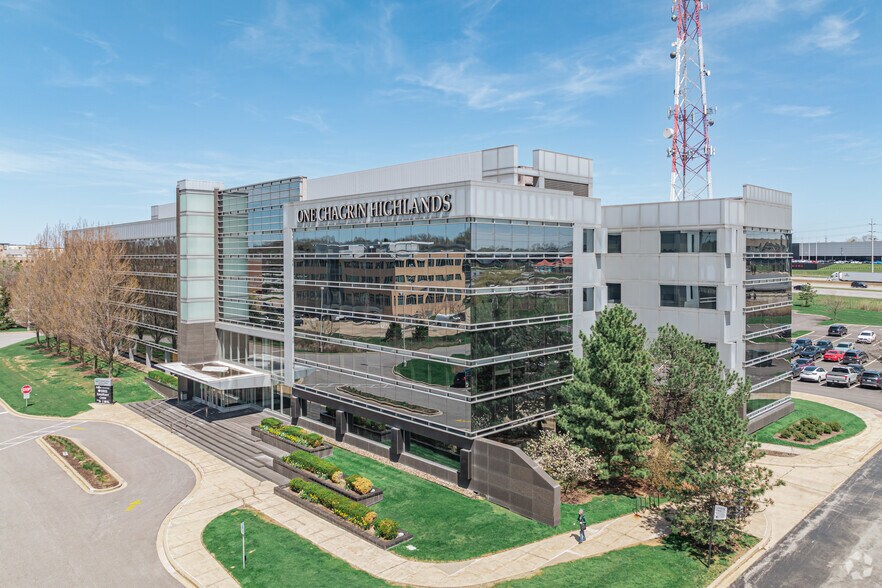 2000 Auburn Dr, Beachwood, OH à louer - Photo de l’immeuble – Image 3 sur 14