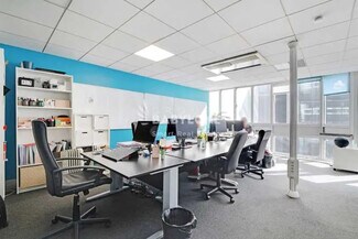 Plus de détails pour 45 Rue Anatole France, Levallois-Perret - Bureau à louer