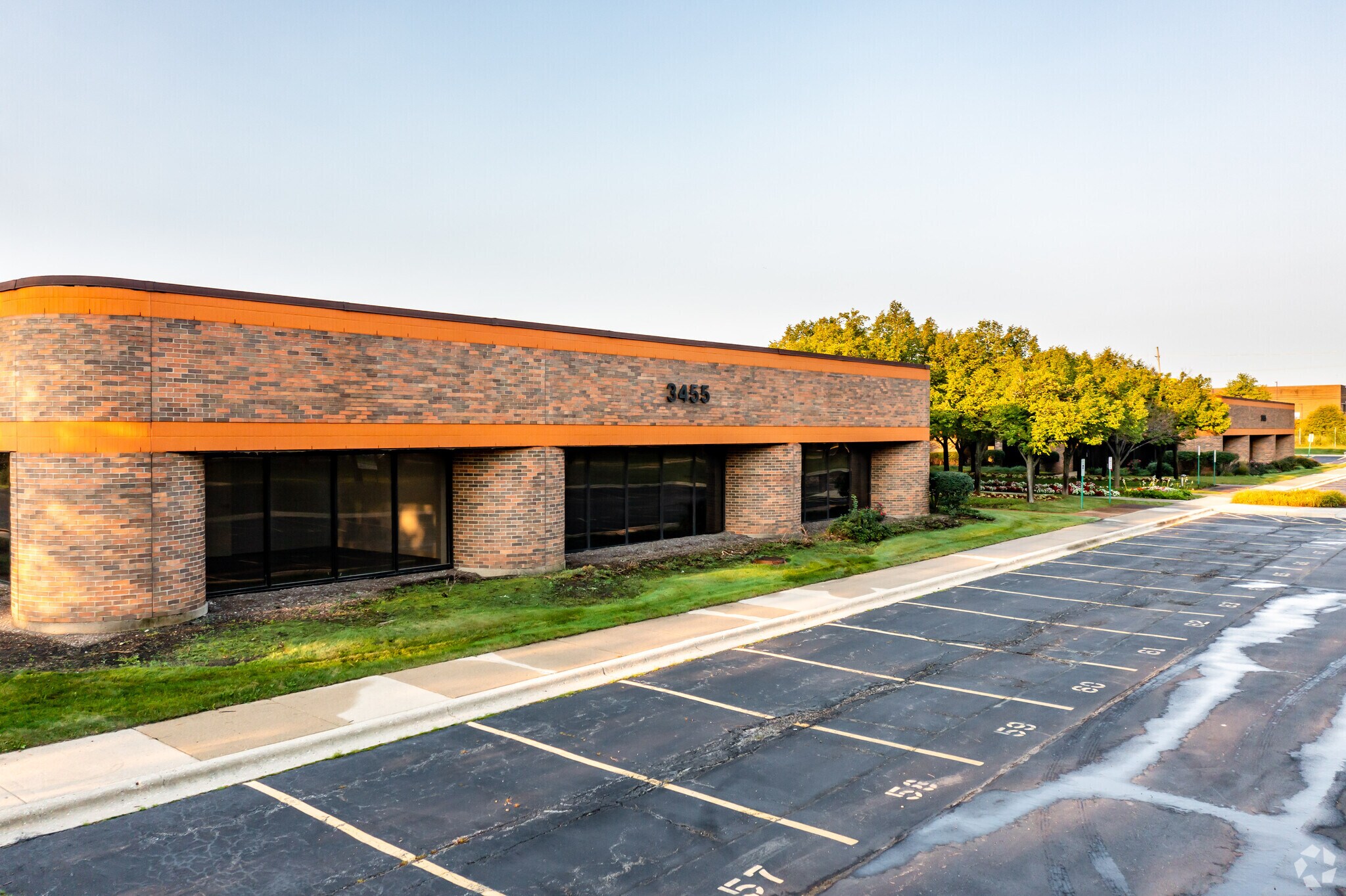 3455 W Salt Creek Ln, Arlington Heights, IL à louer Photo principale– Image 1 sur 7