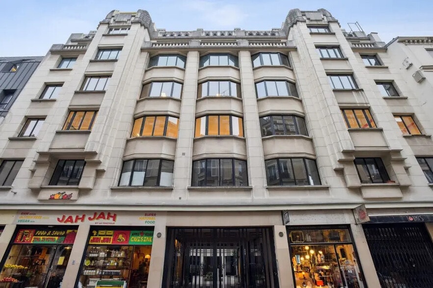 11 Rue Des Petites Ecuries, Paris à louer - Photo de l’immeuble – Image 1 sur 9
