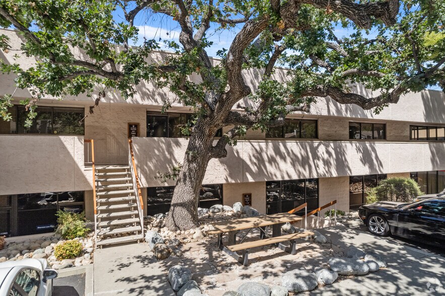 30941 Agoura Rd, Westlake Village, CA à louer - Photo de l’immeuble – Image 2 sur 34