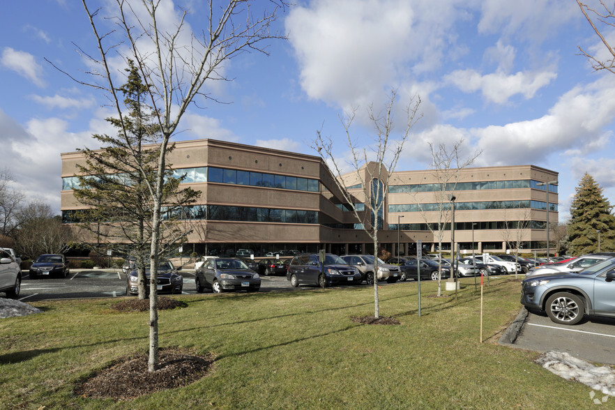 99 Hawley Ln, Stratford, CT à louer - Photo principale – Image 1 sur 6